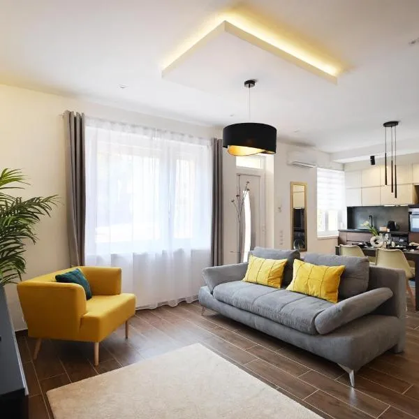 ZÓRA APARTMAN, hotel in Eger