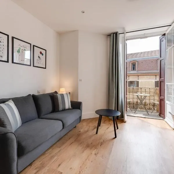 Le Mont Blanc - Charming T1 ideal for 2 people with balcony, Hotel in Annecy