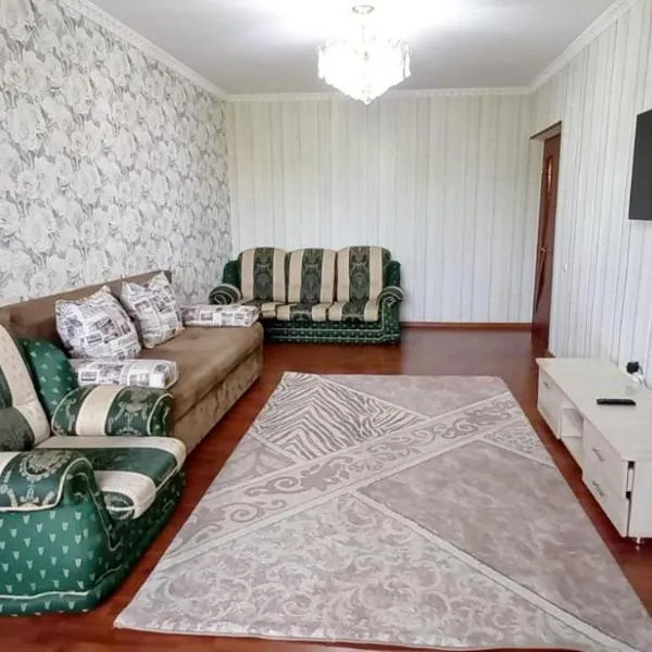 Центр 21 Чимкент Двушка, hotel in Shymkent