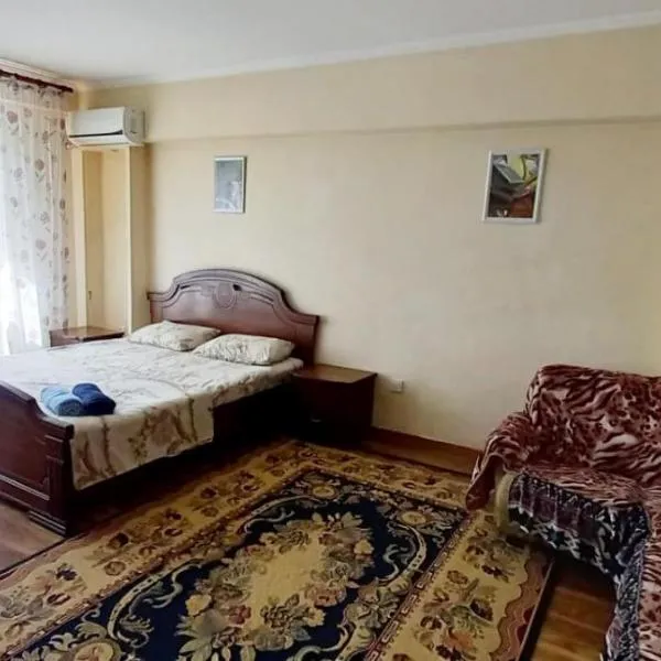 19 Одна комнатная квартира в центре, hôtel à Chimkent