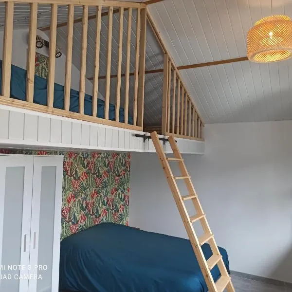 Maisonnette indépendante 4 personnes jardin terrasse, hotel a Vrigne-aux-Bois