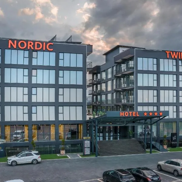 라다우티에 위치한 호텔 Hotel Nordic Twins