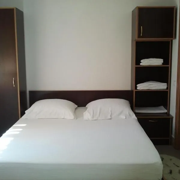 JR Motel, hotel v destinaci Otopeni