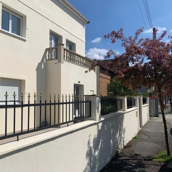 Villa Tenjin chambre 14, hotel in Bondy