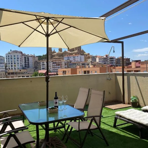 Apartamentos Alcañiz, Suite Deluxe、アルカニスのホテル