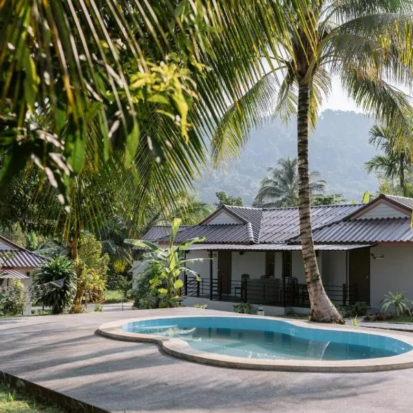 Baan Gatto, hotel in Khao Lak