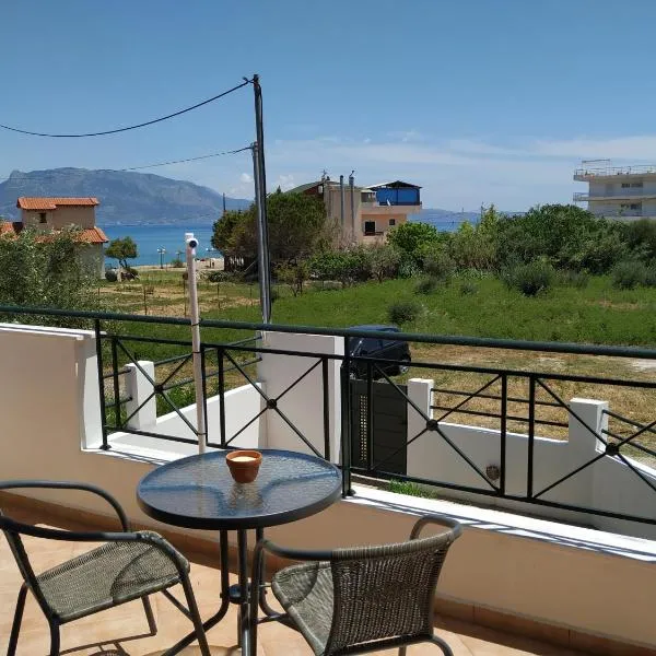 Villa on the Beach – hotel w mieście Periyiálion