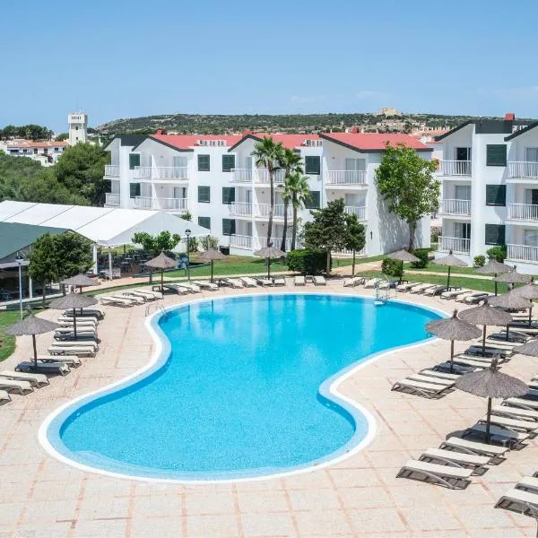 Pierre & Vacances Menorca Cala Blanes โรงแรมในกาลาเอนบลาเนส