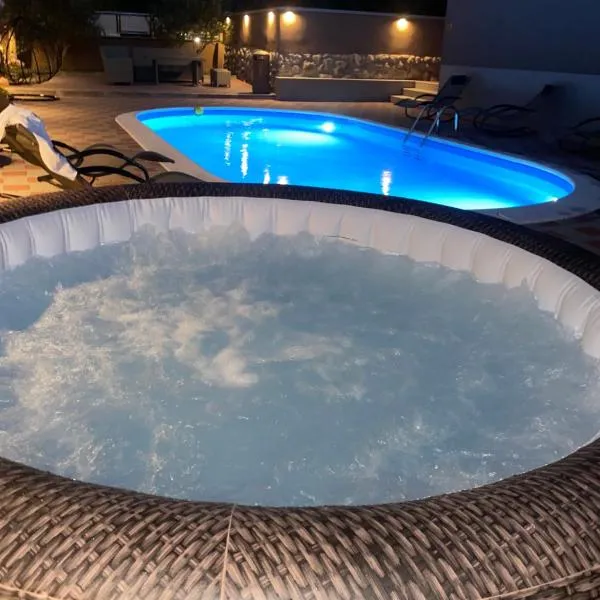 Lucija, hotel v destinaci Starigrad-Paklenica