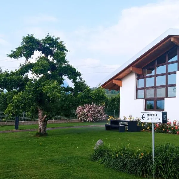 Agritur Deromedi, hotel v destinaci Cles