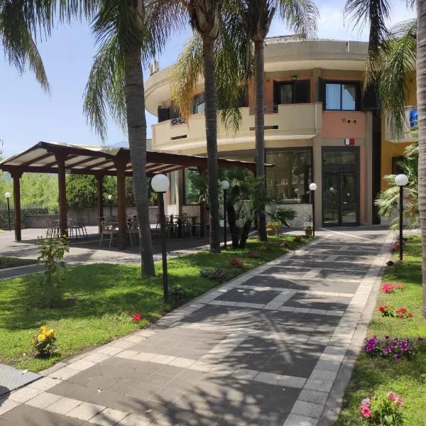 Oasi Park Hotel, готель у місті Маскалі