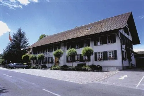 Gasthof Kreuz Mühledorf、Mühledorfのホテル