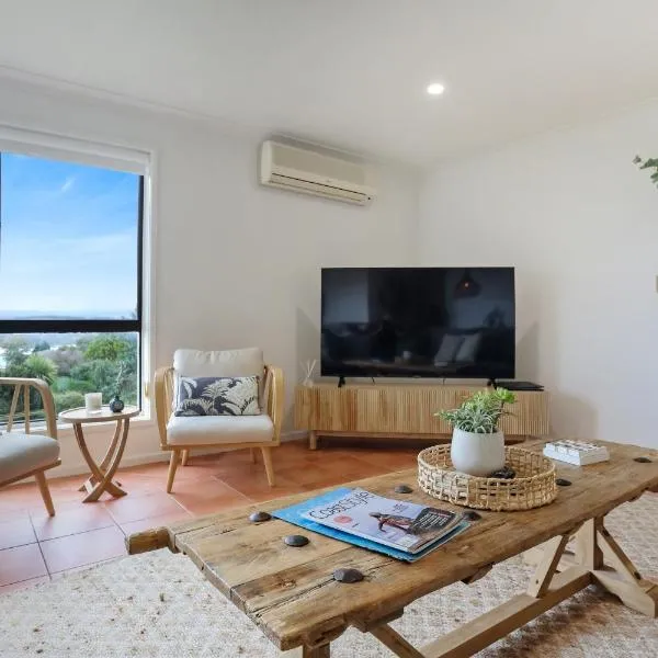 Rosie's Seaview-Lake to ocean view, hotel v destinaci Merimbula