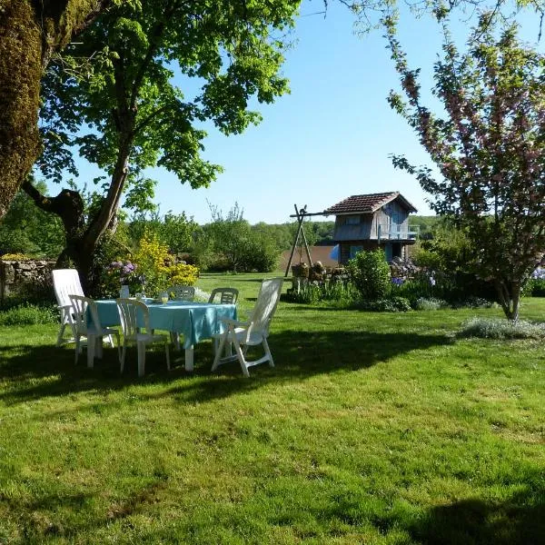 L'Echappée Belle Périgord, hotel in Coutures