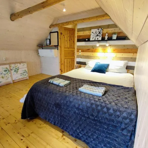 Self check-in Attic Suite next to Hiking Trails, hotel en Kärde
