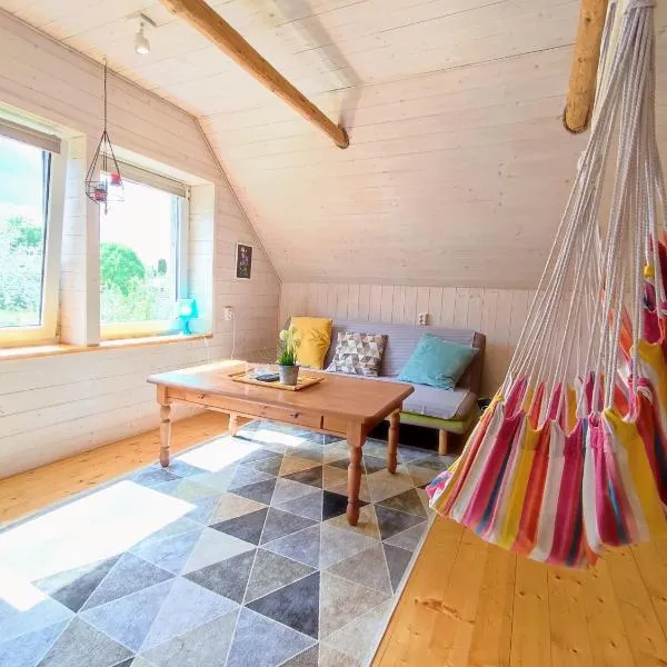 Self check-in Attic Suite next to Hiking Trails, hotel v destinaci Kärde