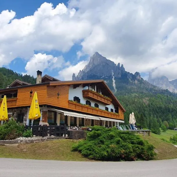 Chalet Piereni, hotel in Gosaldo