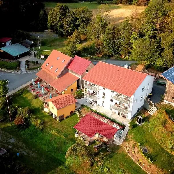 Fränkische Linie - Radspitz-Ferienwohnungen, hotel in Marktrodach