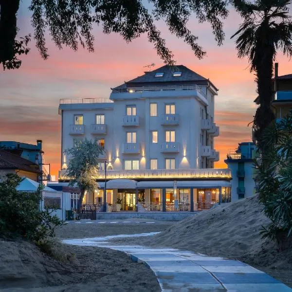 Hotel Delfino, khách sạn ở Caorle