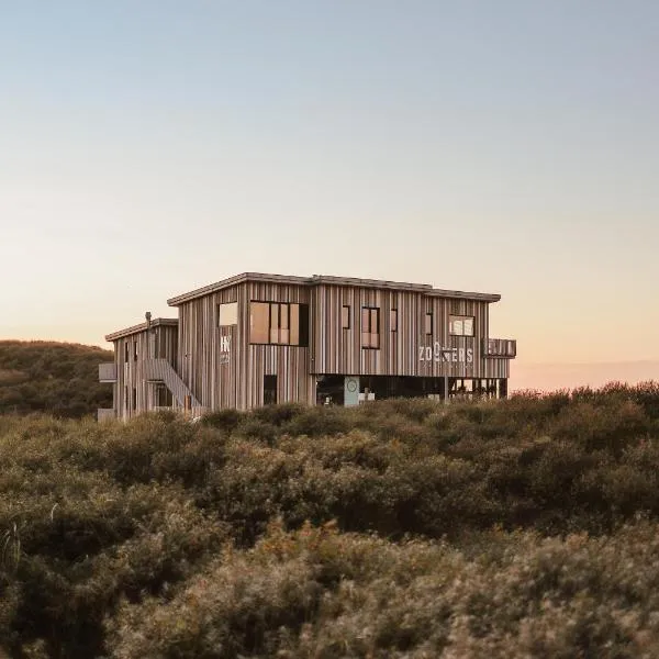 Strandhotel Zoomers, hotel in Castricum aan Zee