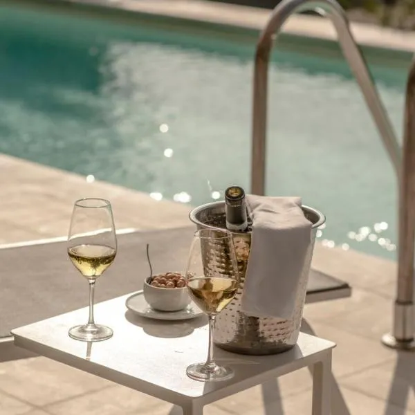 Parco Reala // Rural - Luxury - Rooms, hotel in Corneliano d'Alba