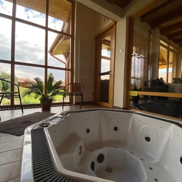 Pensiunea Szeptember, hotel in Dăneşti