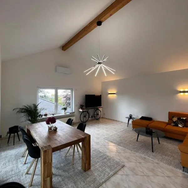 KLIMATISIERTE schöne 110 qm große moderne und helle Wohnung, hotel u gradu Hajlbron