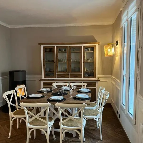 Jolie maison proche des commerces et de la plage, hotel in Ouistreham
