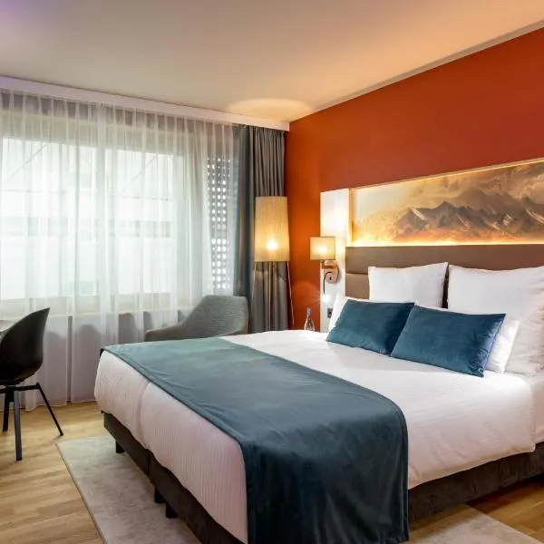 Leonardo Hotel Zurich Airport، فندق في كلوتان