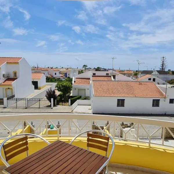 Manta Treasure - Beach+WiFi+Barbecue+Backyard, hotel en Vila Nova de Cacela