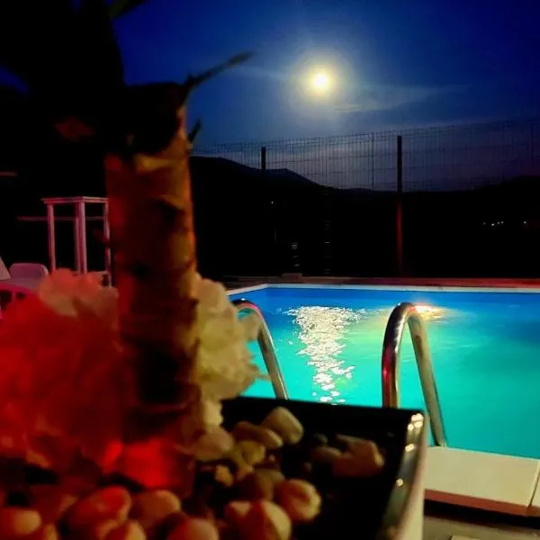 Holiday House White Hill, hotel a Bihać