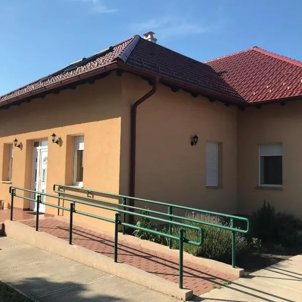 Bencsik Vendégház, hotel v destinaci Szentkirály