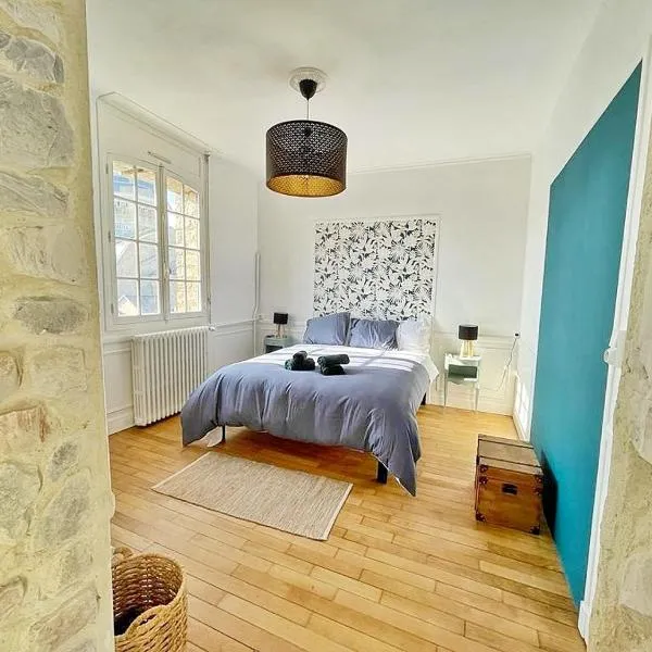 DOMFRONT-BNB : CHIC & CONFORT, hotel v destinácii Domfront