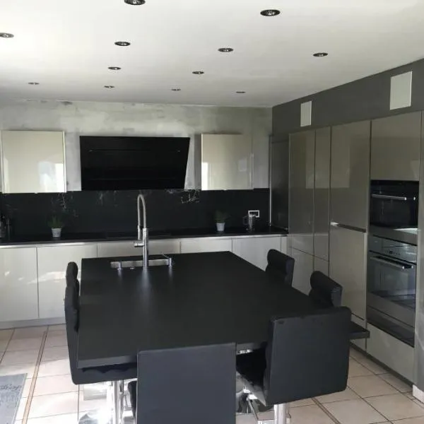 B&B Les Plantees, hotel em Gorgier