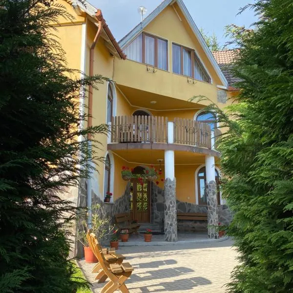 Gyopár Panzio, hotel in Izvoare
