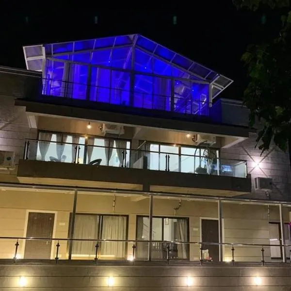The Retreat-Glasshouse bungalow, hotel di Igatpuri
