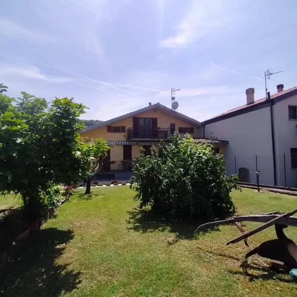 casa relax, hotel in Laveno-Mombello