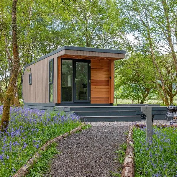 Ewe pod, luxury glamping pod with hot tub, Croft4glamping, hotel in Benderloch