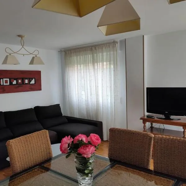 Casa amplia y luminosa cerca de Pamplona - Izarren Etxea, hotel v destinaci Orcoyen