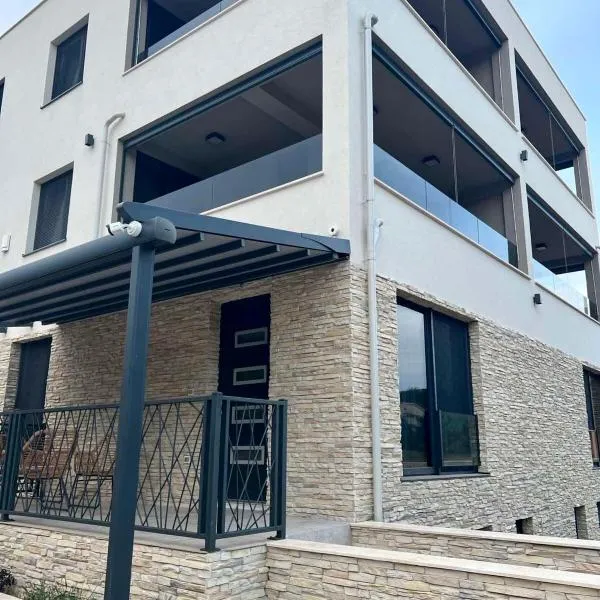 Apartmani CUBE A, hotel in Medulin