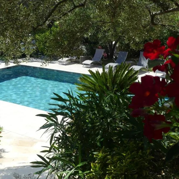 La Calanque du Boucharel, hotel v destinácii Saint-Aygulf