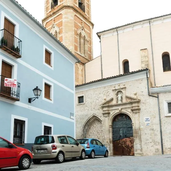 La puerta del Salvador Apartamento casco historico，昆卡的飯店