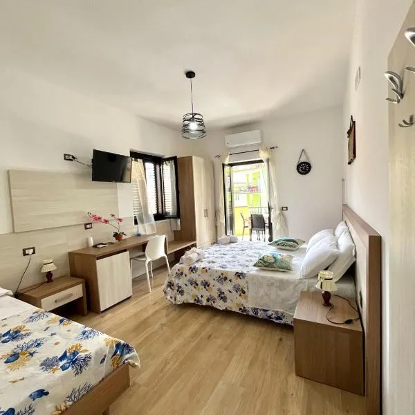 Bellavista Rooms、マリーナ・ディ・カメロータのホテル
