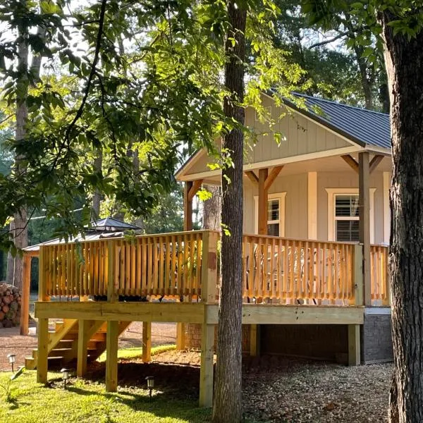 Cozy Cabin in Crestwood Subdivision, hotell i Avinger