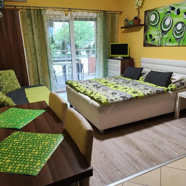 Slnečné apartmány, hotel em Podhájska