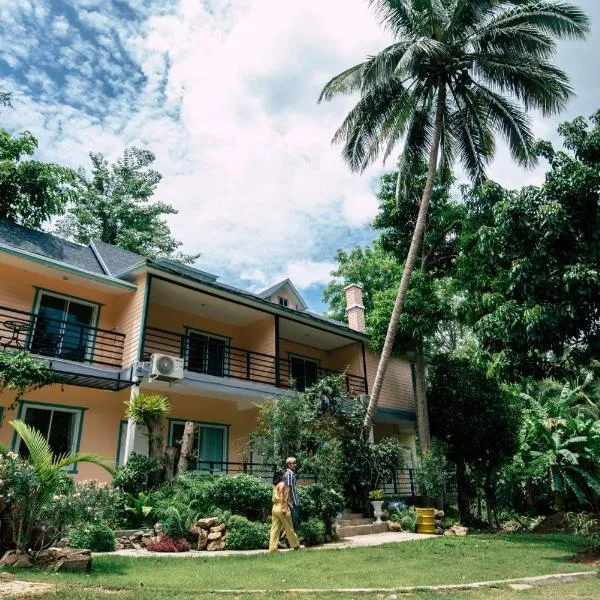 ชอว์ งาทอง รีสอร์ต Chor Ngar Thong Erawan Kanchanaburi, hotel v destinaci Kanchanaburi