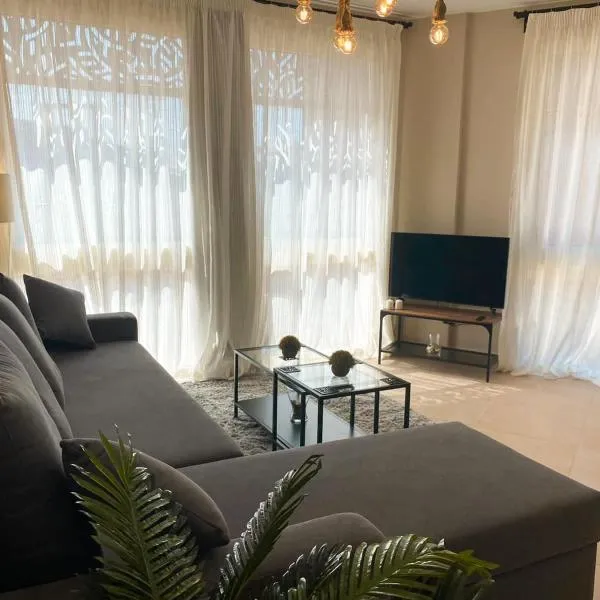 Lovely 1 Bedroom apt. At Mangroovy residence with free access to the Beach and Pools, hotel en Hurghada
