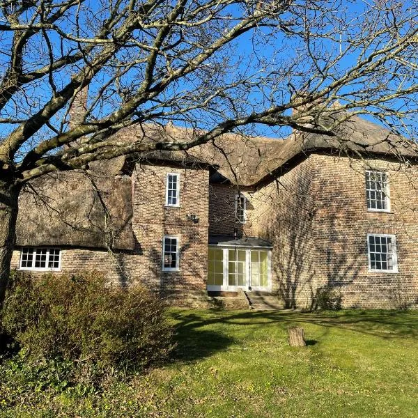 The Dairyman Suite, hotel in Winterborne Kingston