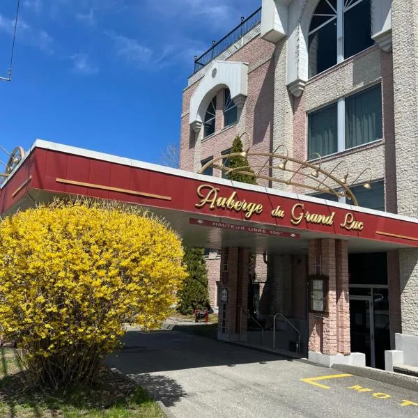 Auberge du Grand Lac, hôtel à Magog