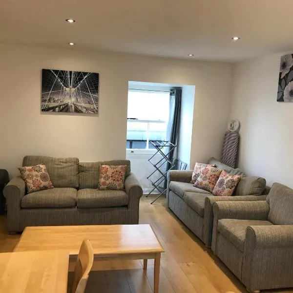 Spacious Two Double Bedrooms Flat, H 5、Stokesbyのホテル